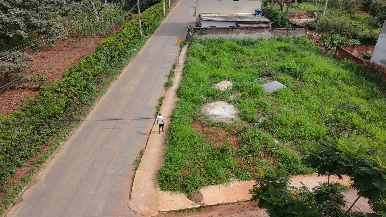 Lote em loteamento (pronto para construir)